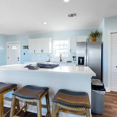 Oasis By The Bay-Upstairs Unit Villa Galveston Buitenkant foto