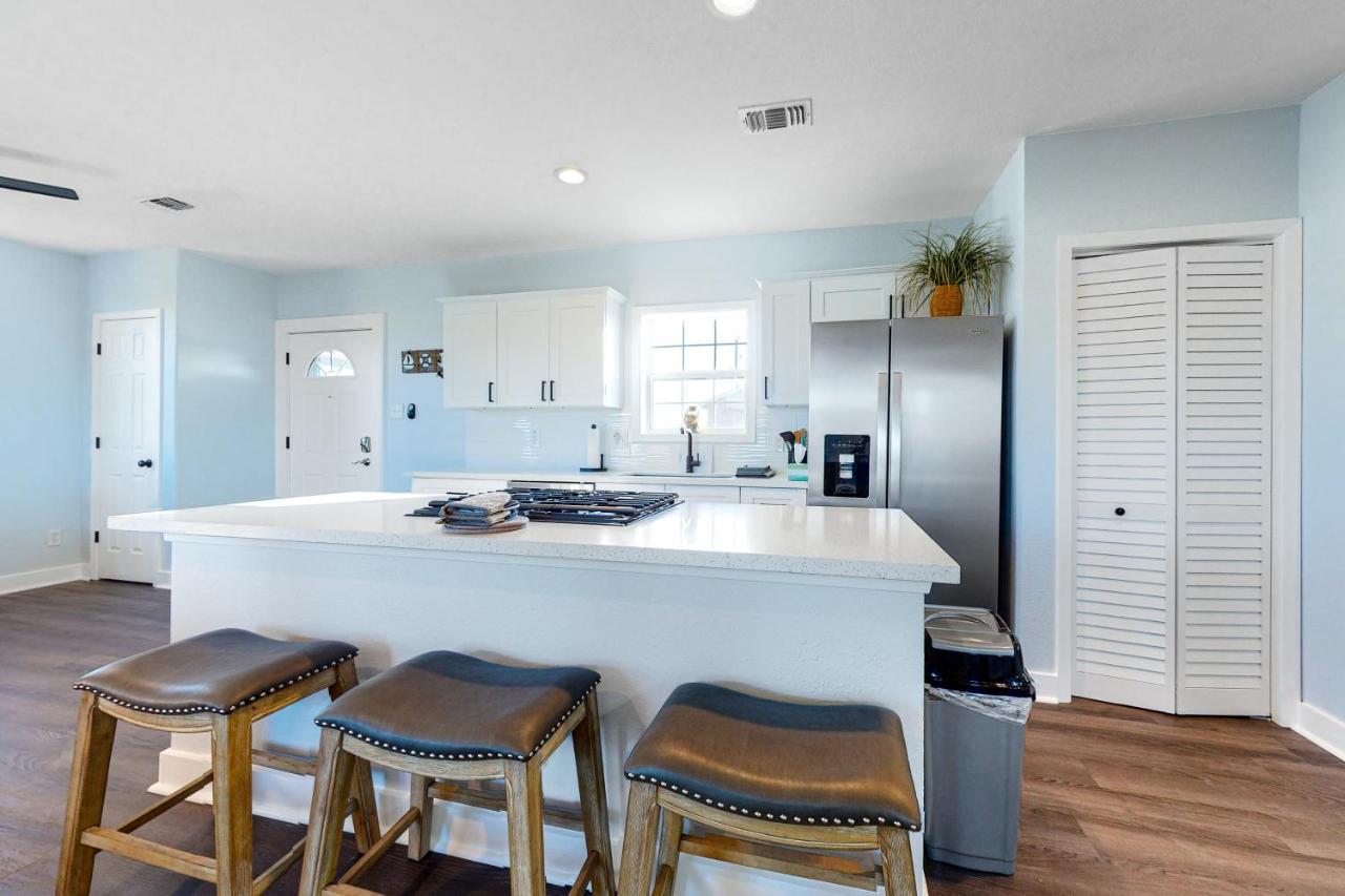 Oasis By The Bay-Upstairs Unit Villa Galveston Buitenkant foto