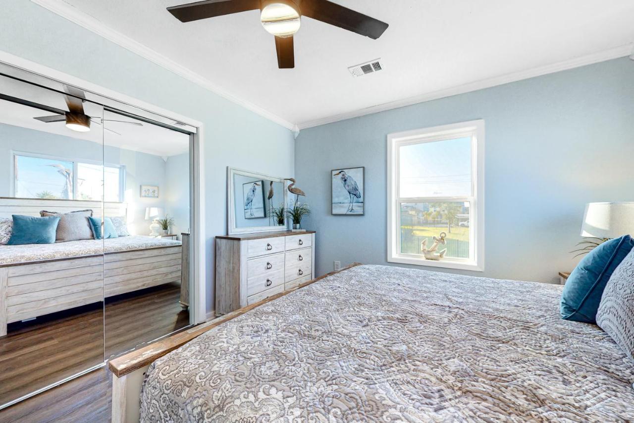 Oasis By The Bay-Upstairs Unit Villa Galveston Buitenkant foto