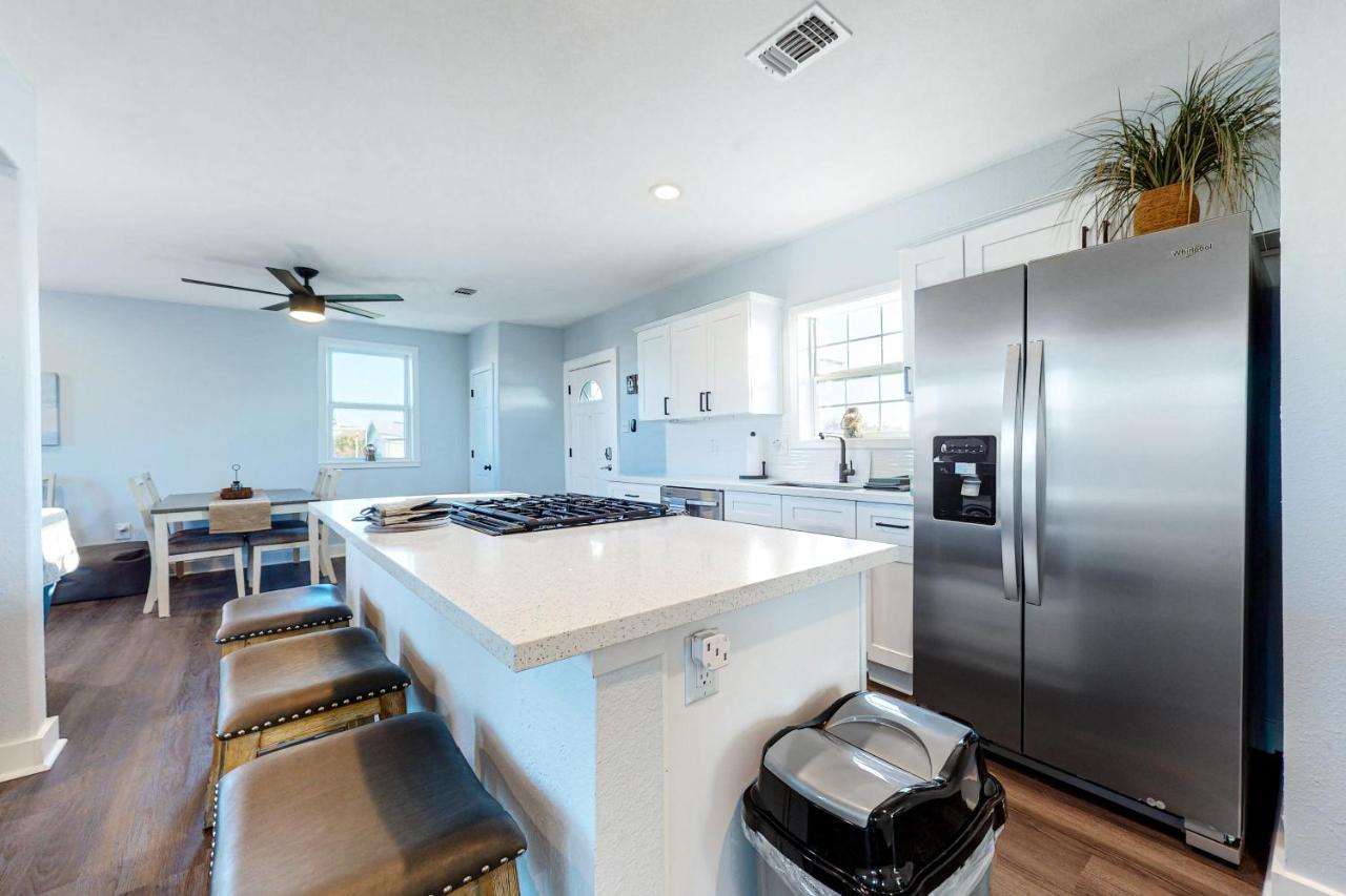 Oasis By The Bay-Upstairs Unit Villa Galveston Buitenkant foto