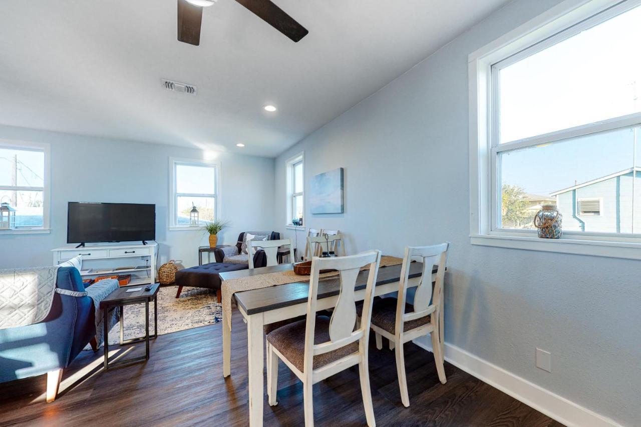 Oasis By The Bay-Upstairs Unit Villa Galveston Buitenkant foto